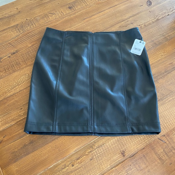 Free People Modern Femme Vegan Leather Skirt In Black Size Large - Picture 4 of 10